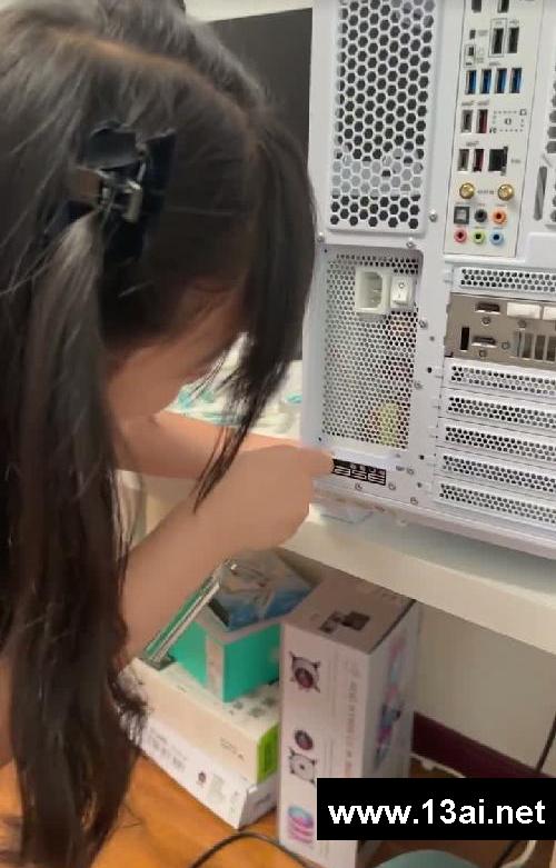 芊师傅电脑第一次出现故障...看她能搞定么