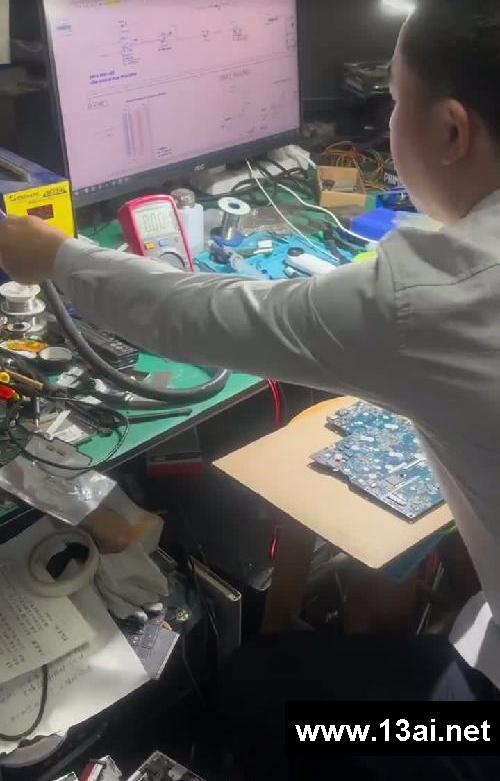 这才叫真正修电脑的,我全程看着师傅修好的